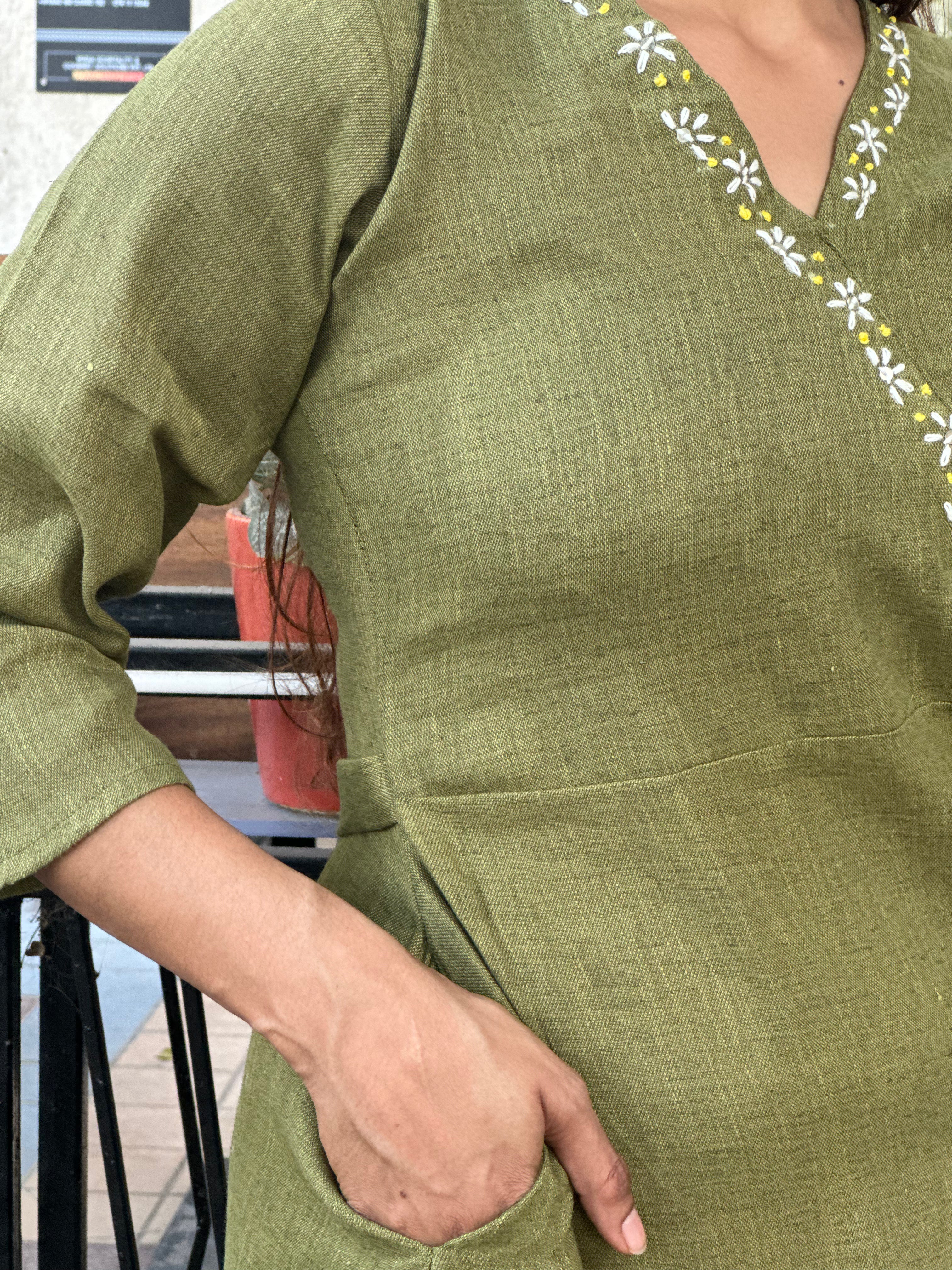 Summer dress with flower hand-embroidery